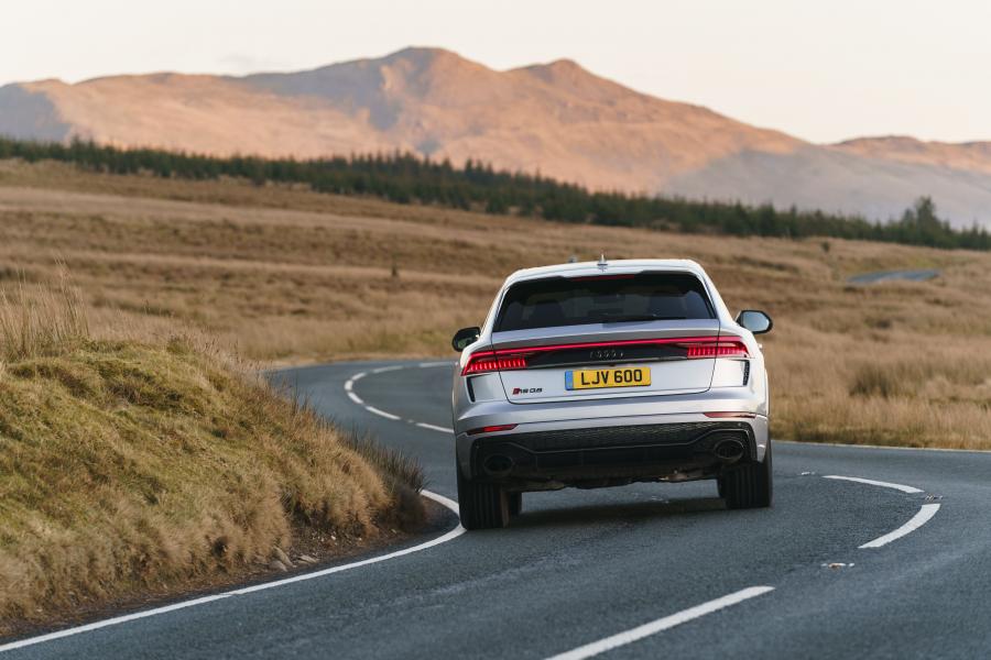  Audi RS Q8 2020 года  (UK) (фото 23 из 40)